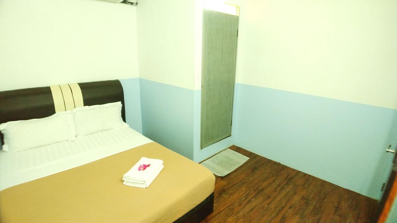 Apple 1 Hotel Budget Gelugor Esterno foto