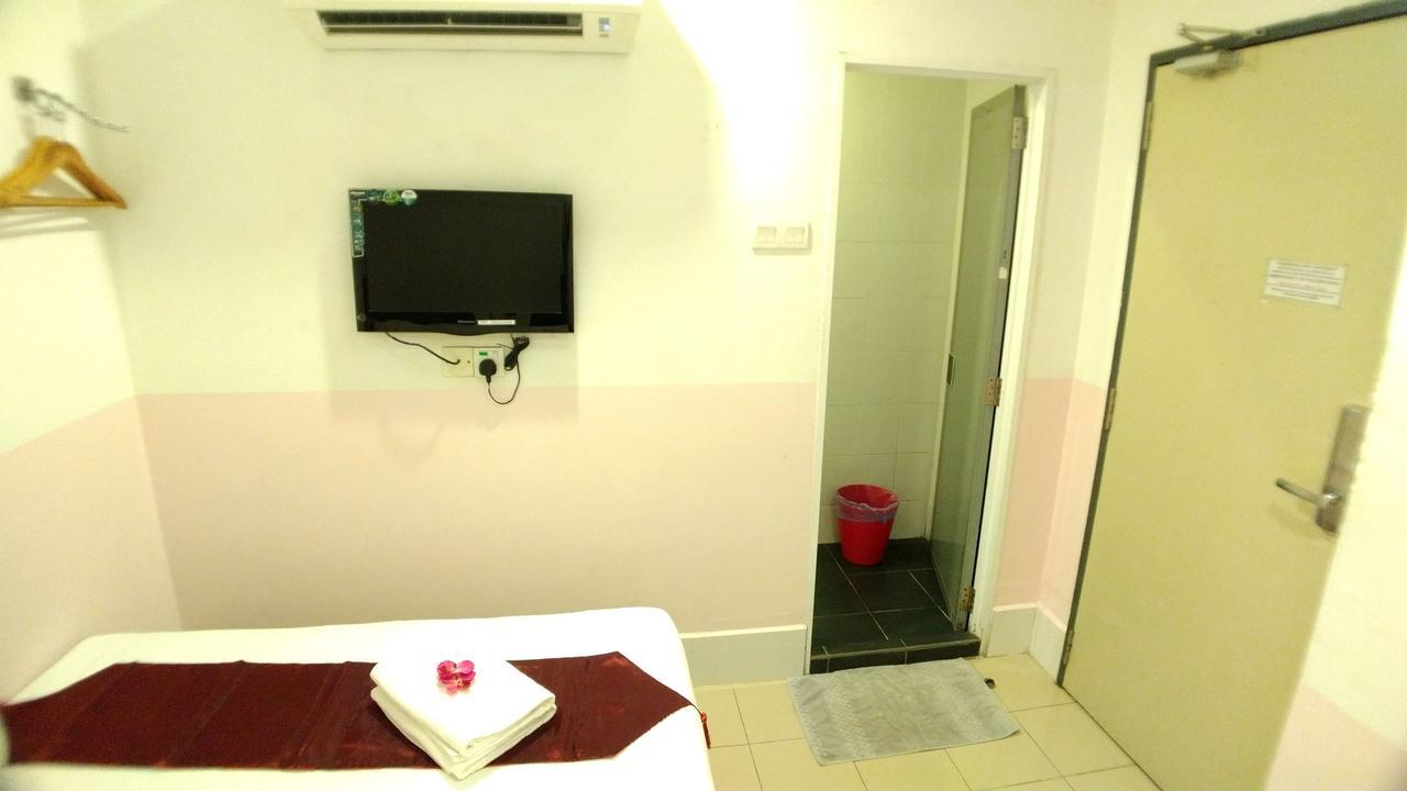Apple 1 Hotel Budget Gelugor Esterno foto