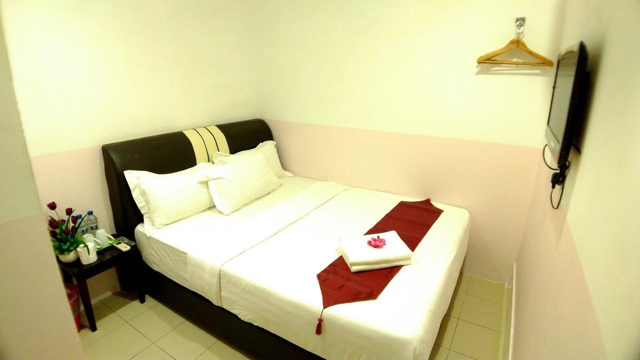 Apple 1 Hotel Budget Gelugor Esterno foto