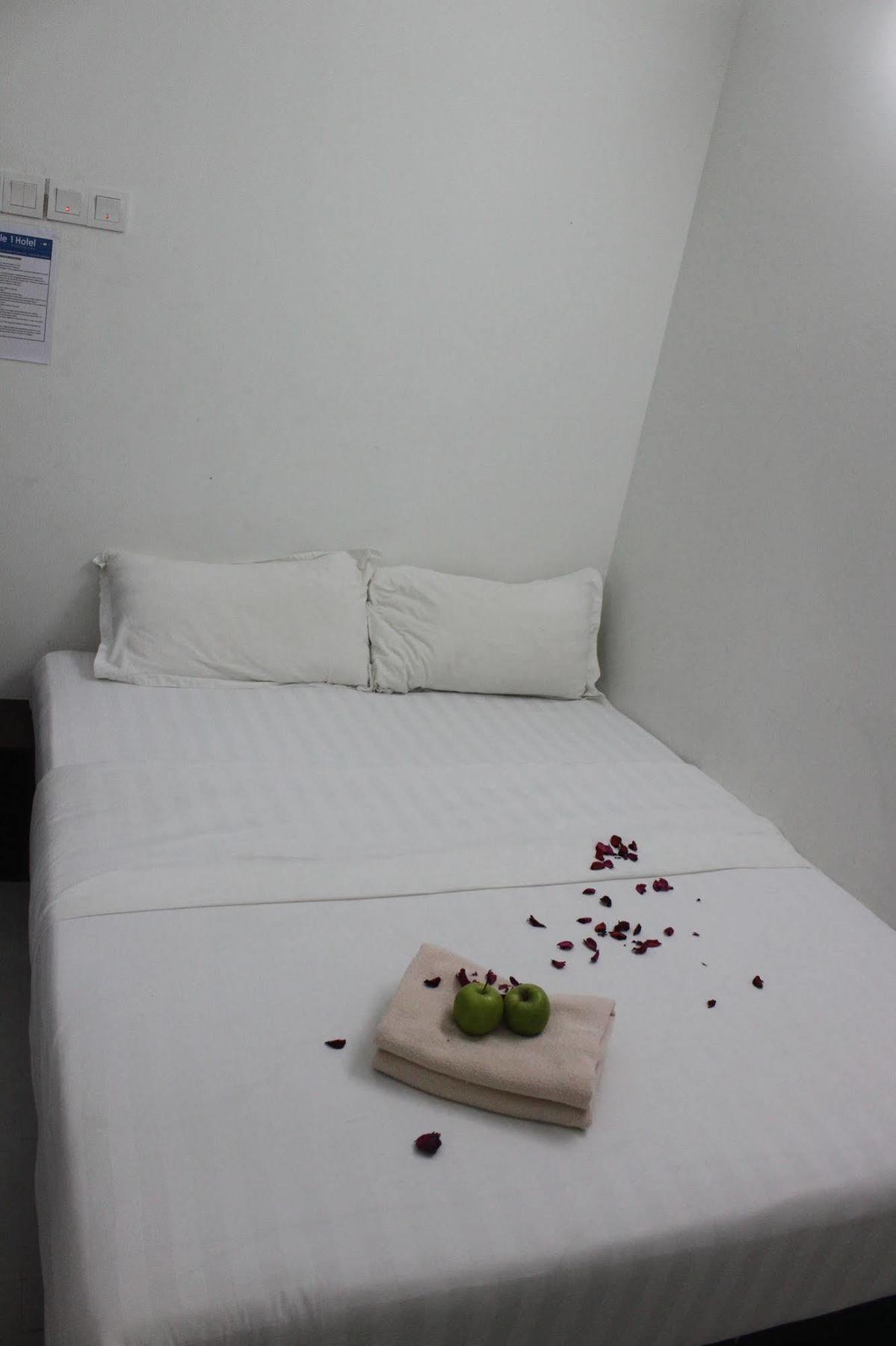 Apple 1 Hotel Budget Gelugor Esterno foto