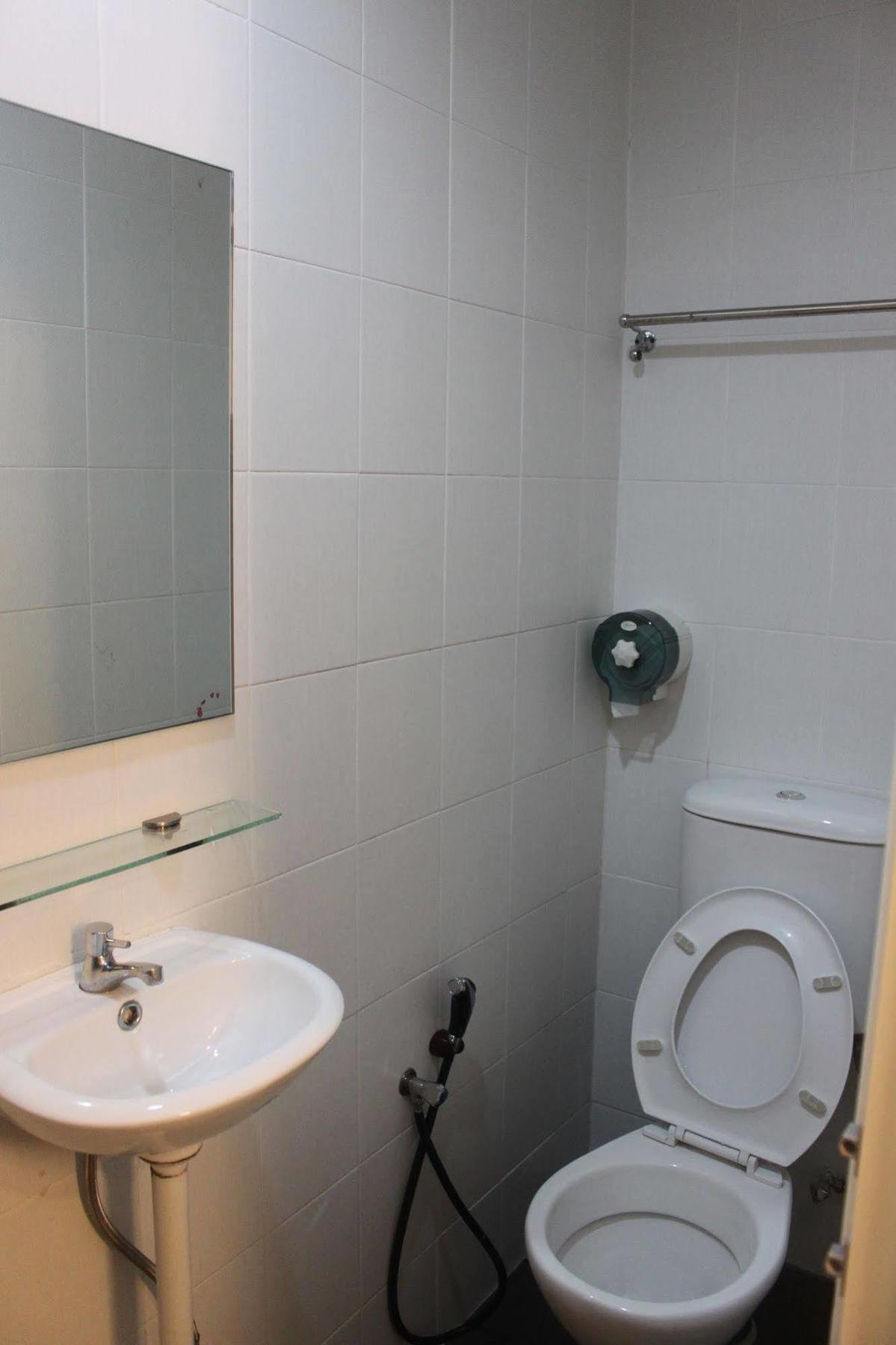 Apple 1 Hotel Budget Gelugor Esterno foto